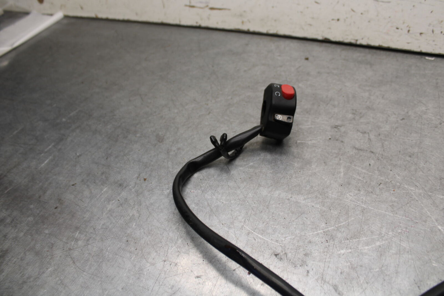 09-11 TRIUMPH DAYTONA 675 RIGHT CLIP ON HANDLE KILL OFF START SWITCH BB652