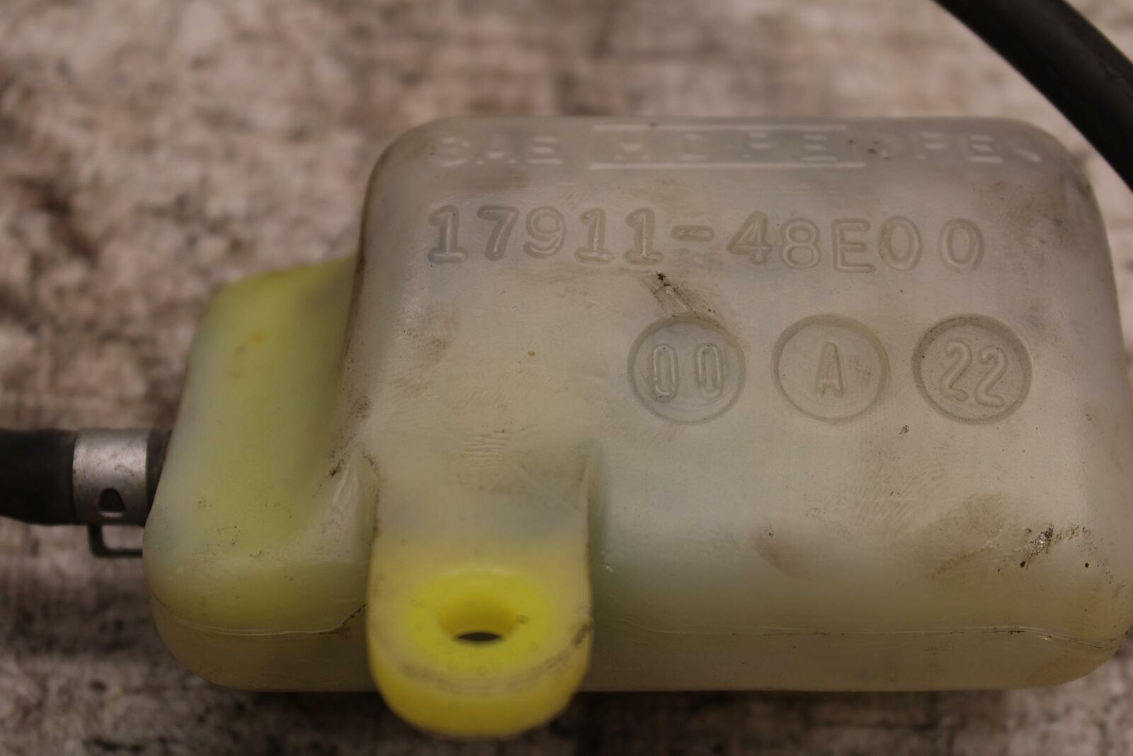 00-04 SUZUKI MARAUDER 800 VZ800 COOLANT WATER TANK RESERVOIR 17911-48E00 BB305