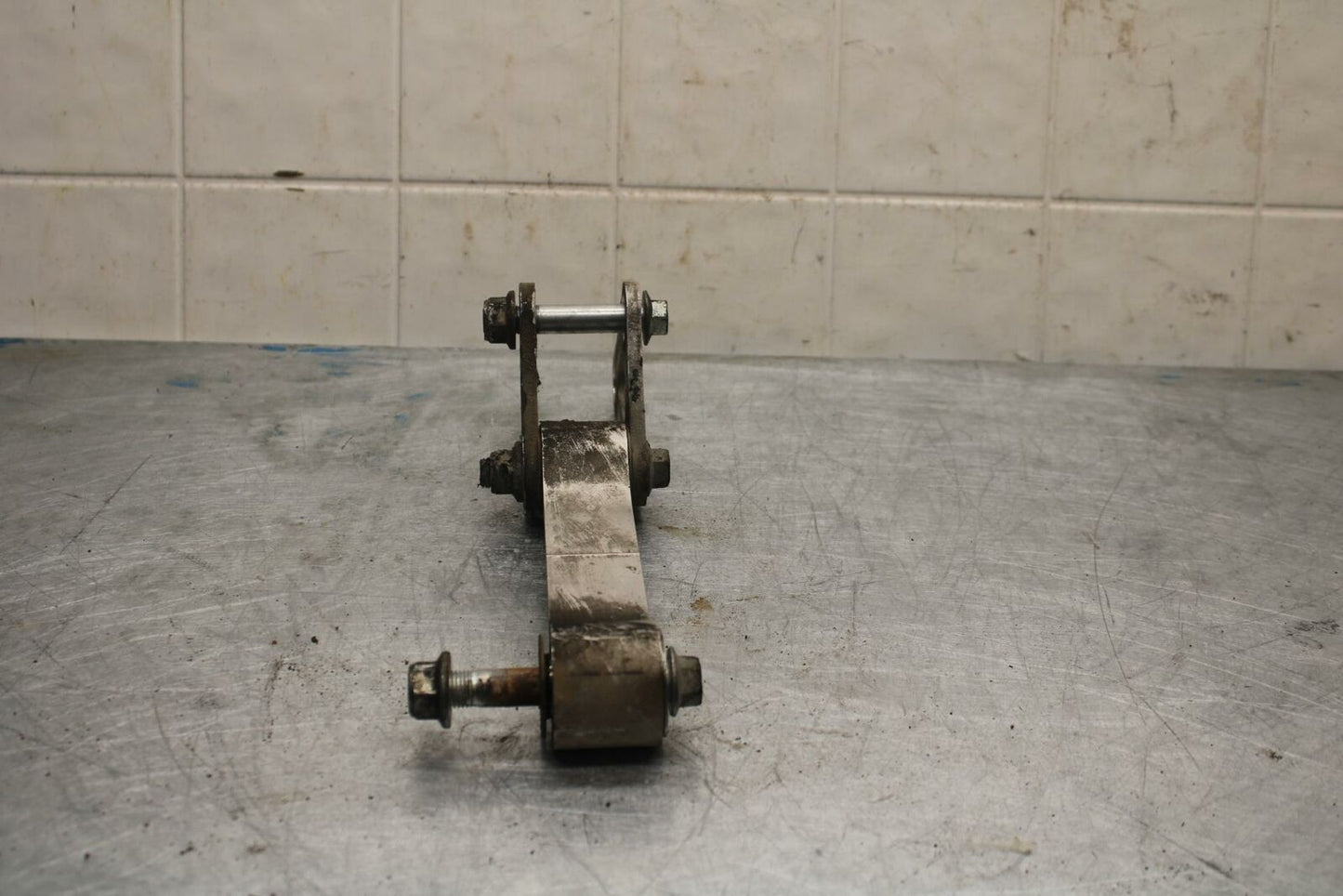 11-22 SUZUKI GSXR600 REAR DOGBONE SHOCK LINKAGE LINK BB422