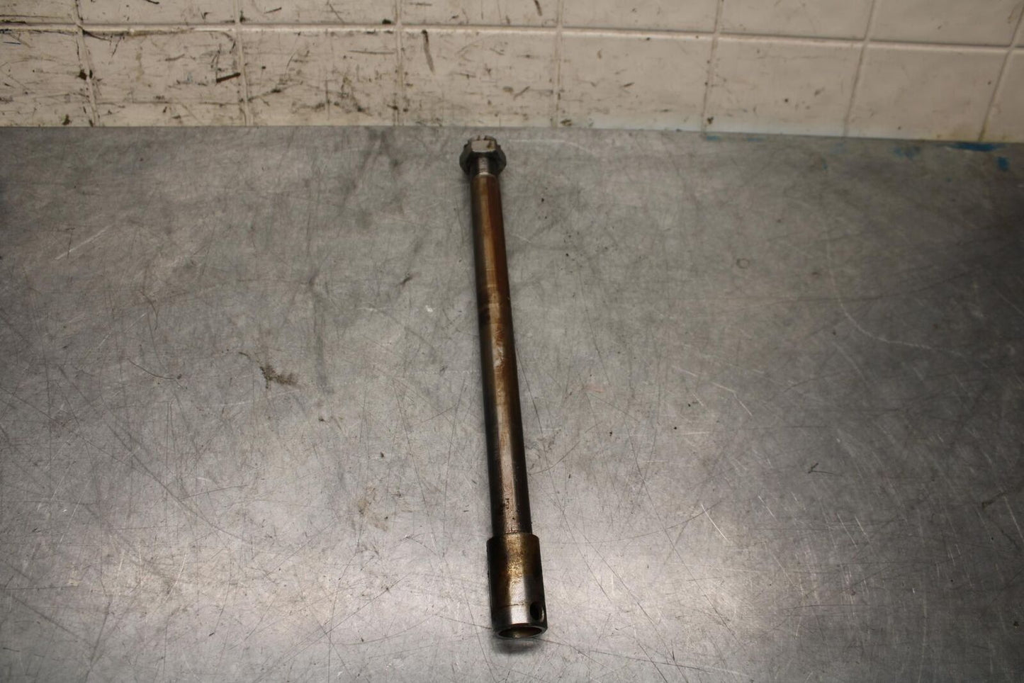 1977 Yamaha XS750 REAR AXLE BACK WHEEL RIM PIVOT BOLT AXEL 1J7-25381-00-00 BB554
