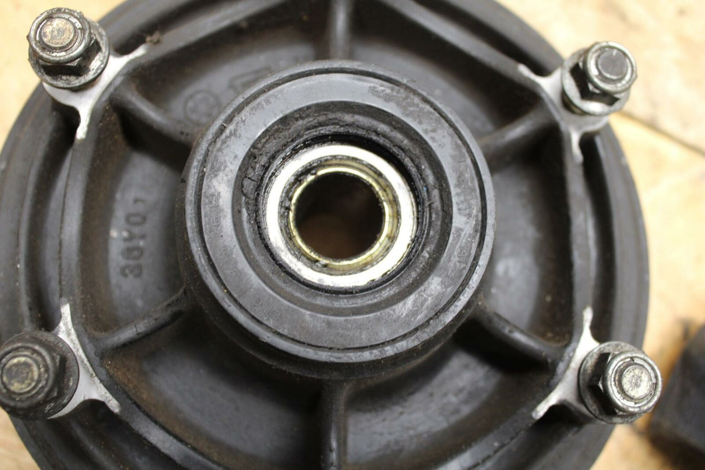 91-93 YAMAHA FZR1000 REAR HUB W? SHOCK DAMPERS CUSH ABSORBERS BB339