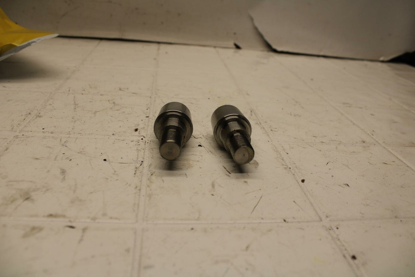 01-05 YAMAHA FZS1000 HANDLEBAR END CAPS WEIGHTS BB10