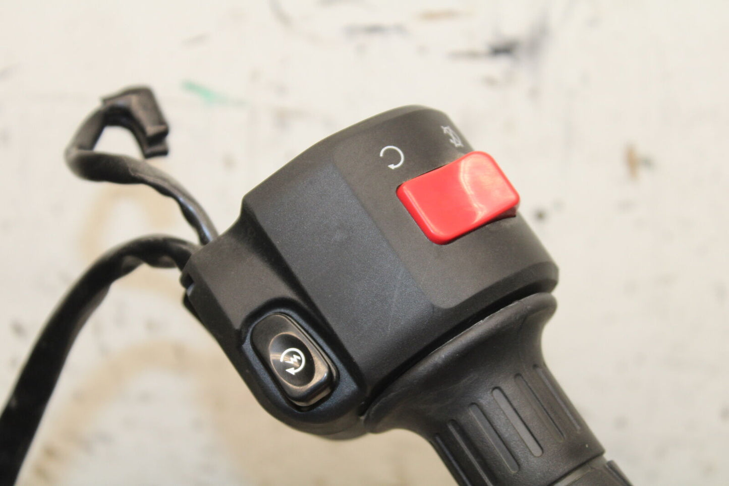 24 KAWASAKI NINJA 500 ABS RIGHT CLIP ON HANDLE KILL OFF START SWITCH BB730
