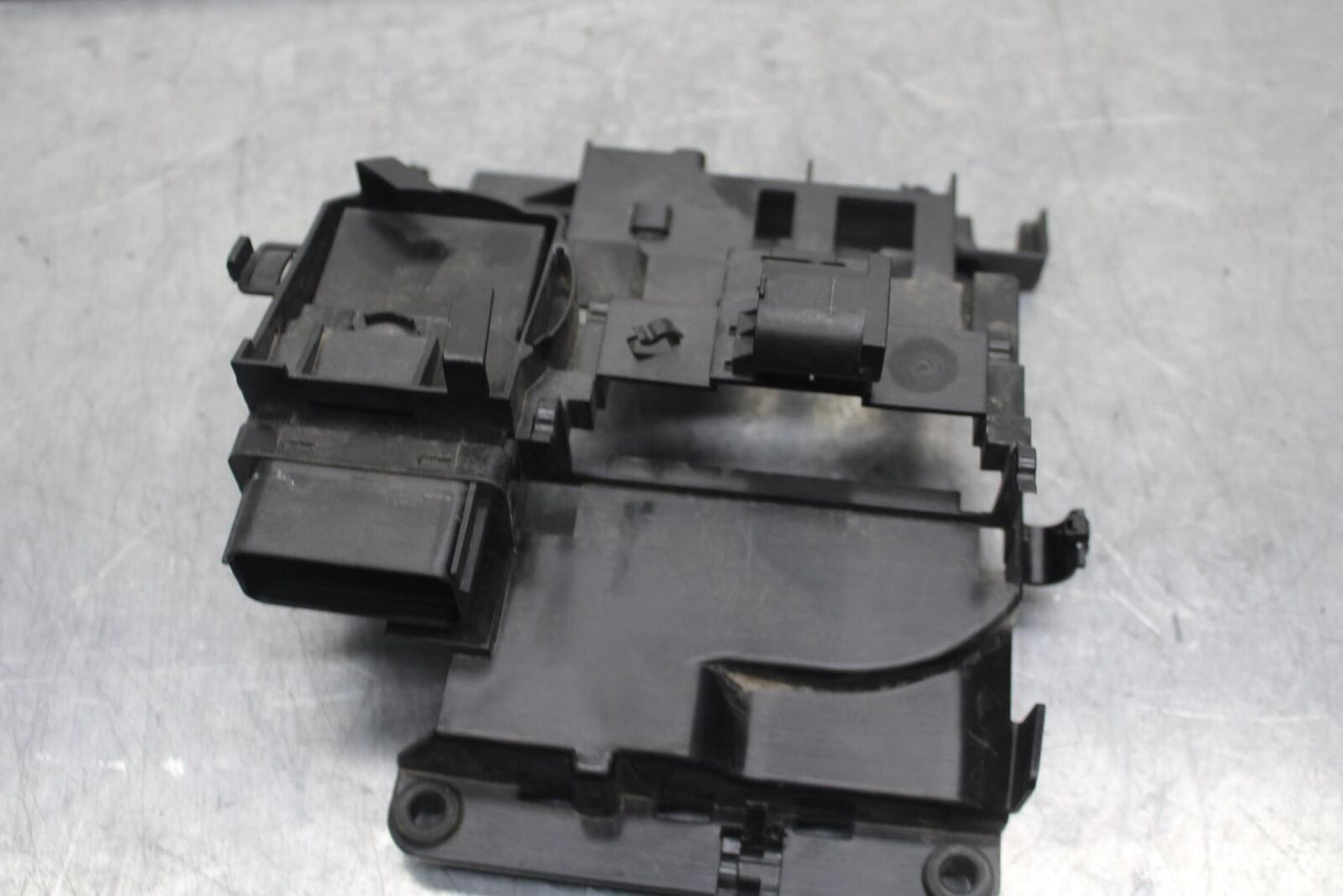 20-23 BMW F900R REAR BACK TAIL UNDERTAIL BATTERY TRAY PLASTIC BB603
