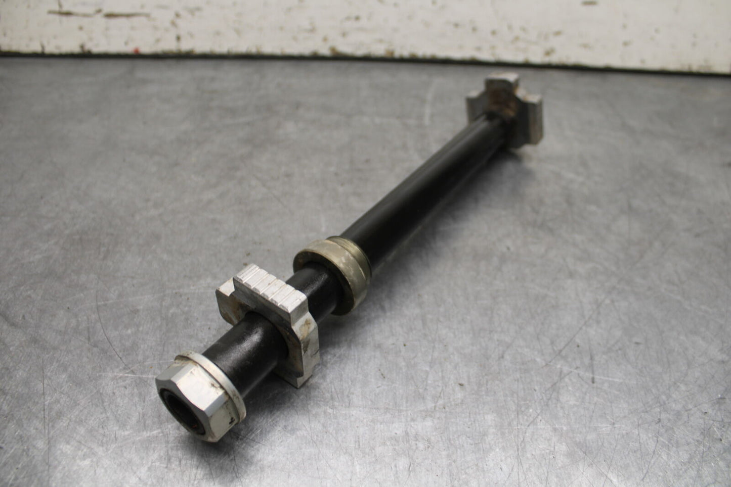 21-24 KTM 890 ADVENTURE R REAR AXLE BACK WHEEL RIM PIVOT BOLT AXEL BB723