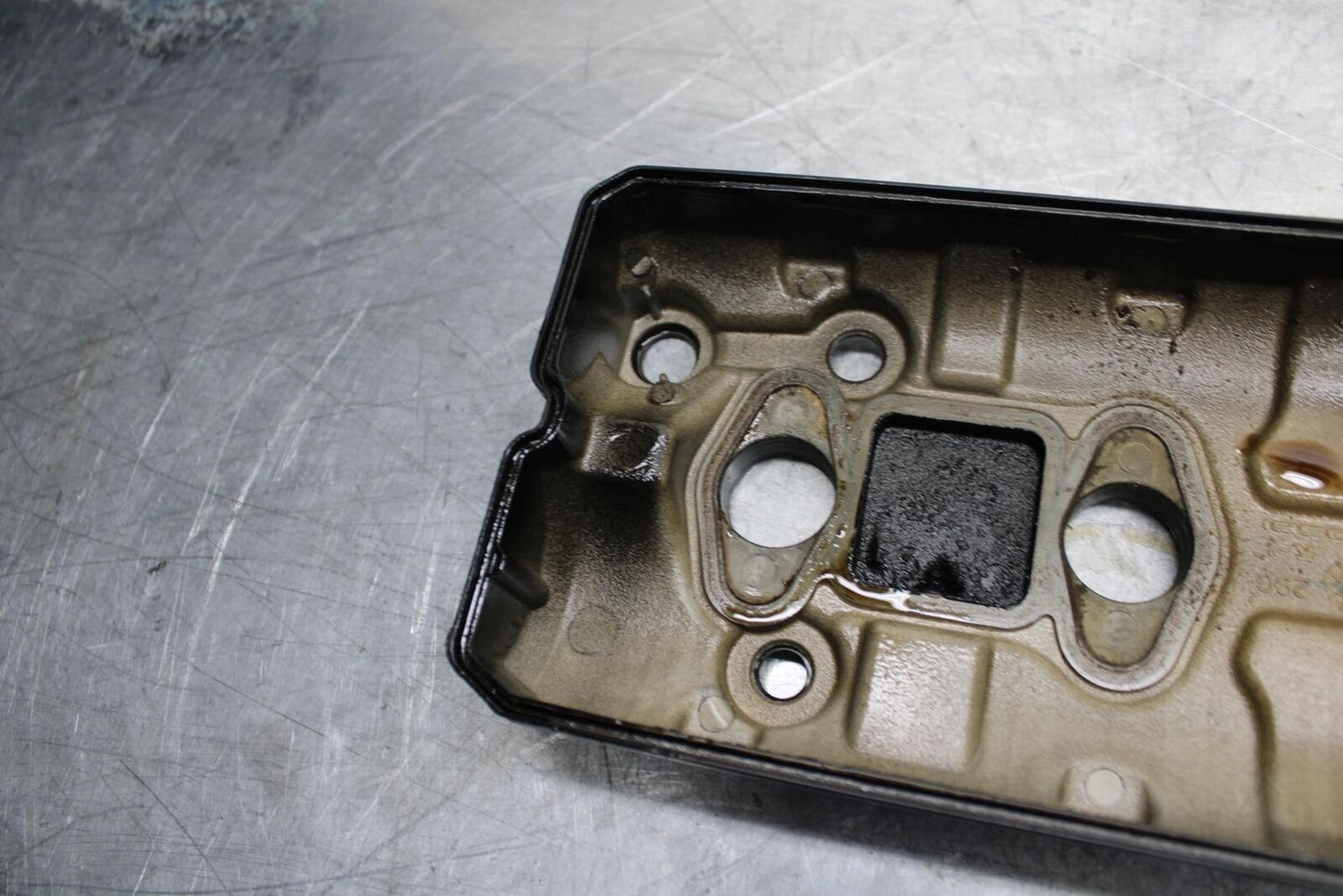 04-05 SUZUKI GSXR600 ENGINE TOP END CYLINDER HEAD COVER 11171-29G00 BB329