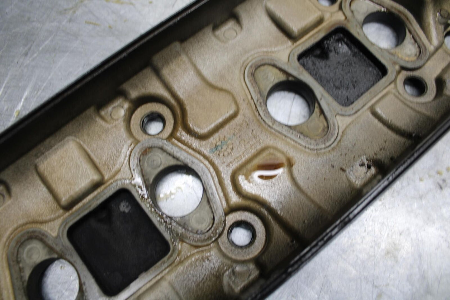 04-05 SUZUKI GSXR600 ENGINE TOP END CYLINDER HEAD COVER 11171-29G00 BB329