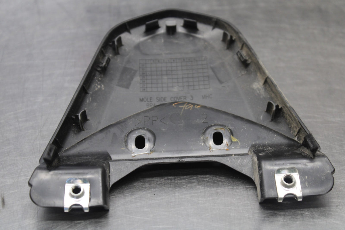 19-24 YAMAHA R3 CENTER REAR BACK TAIL FAIRING COWL BB942