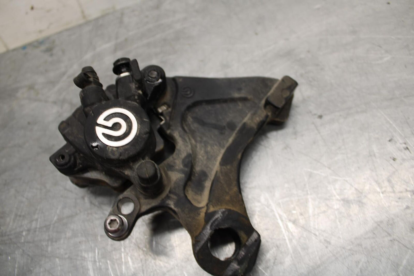 17-21 TRIUMPH STREET TRIPPLE R ABS REAR BREMBO BRAKE CALIPER W BRACKET bb452