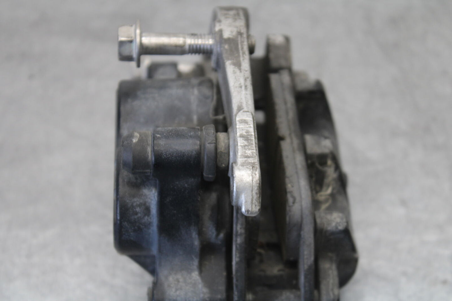 01-06 TRIUMPH TIGER 955I RIGHT LEFT FRONT BRAKE CALIPER SET PAIR CALIPERS BB693