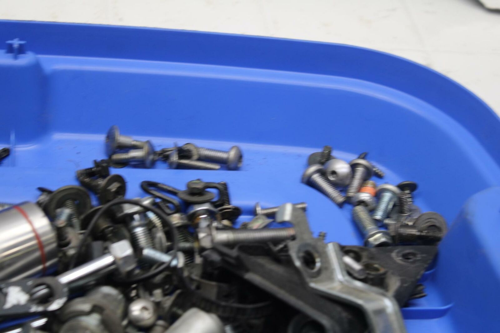 03-05 SUZUKI SV1000 HARDWARE BB405