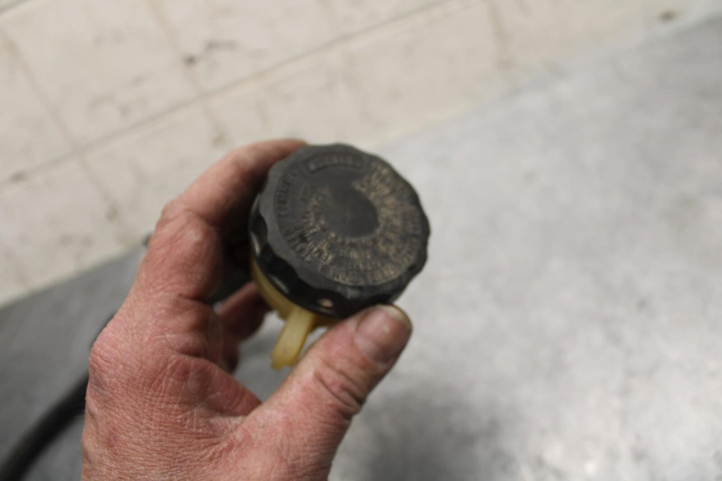 2004 Kawasaki Ninja ZX6RR ZX600M REAR BRAKE MASTER CYLINDER W RESERVOIR BB43