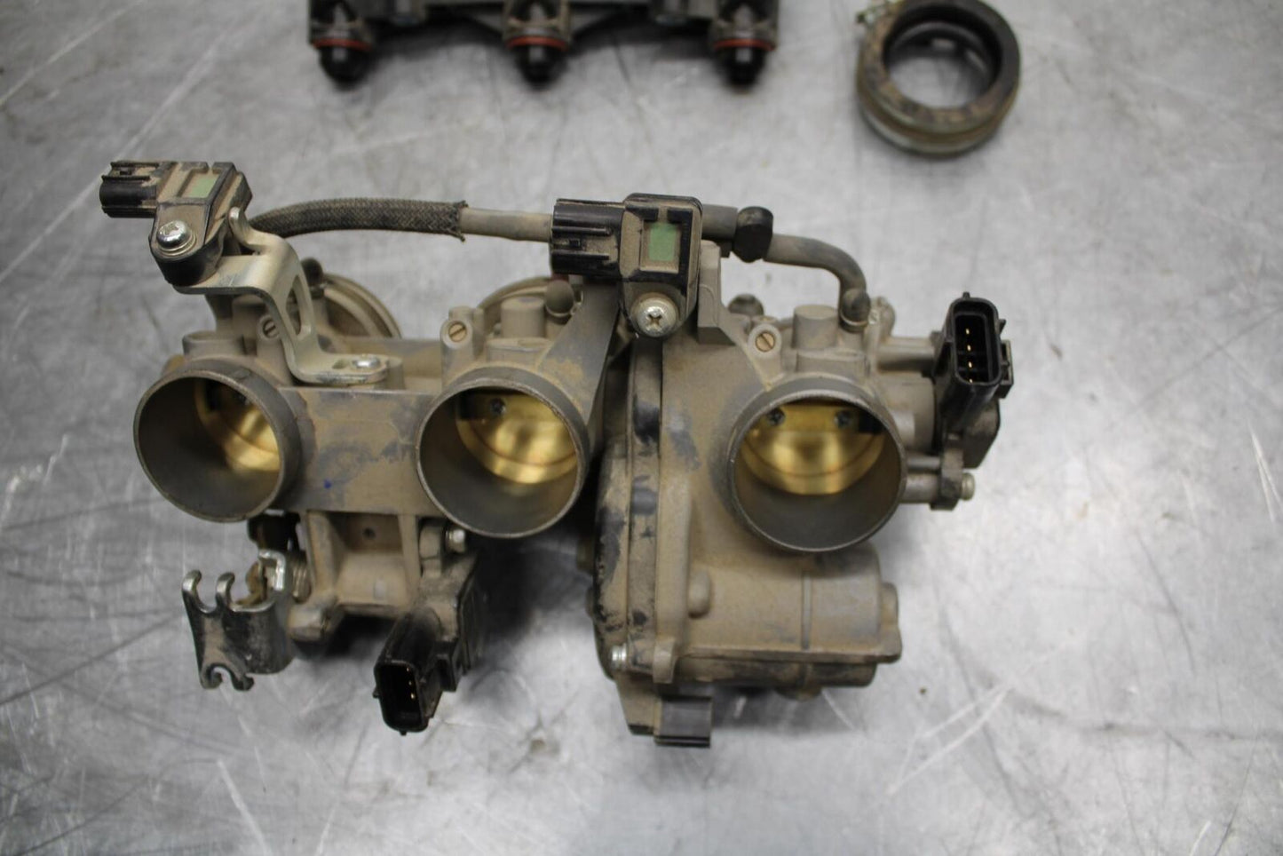 17-19 YAMAHA FZ09 MAIN FUEL INJECTORS / THROTTLE BODIES BB480
