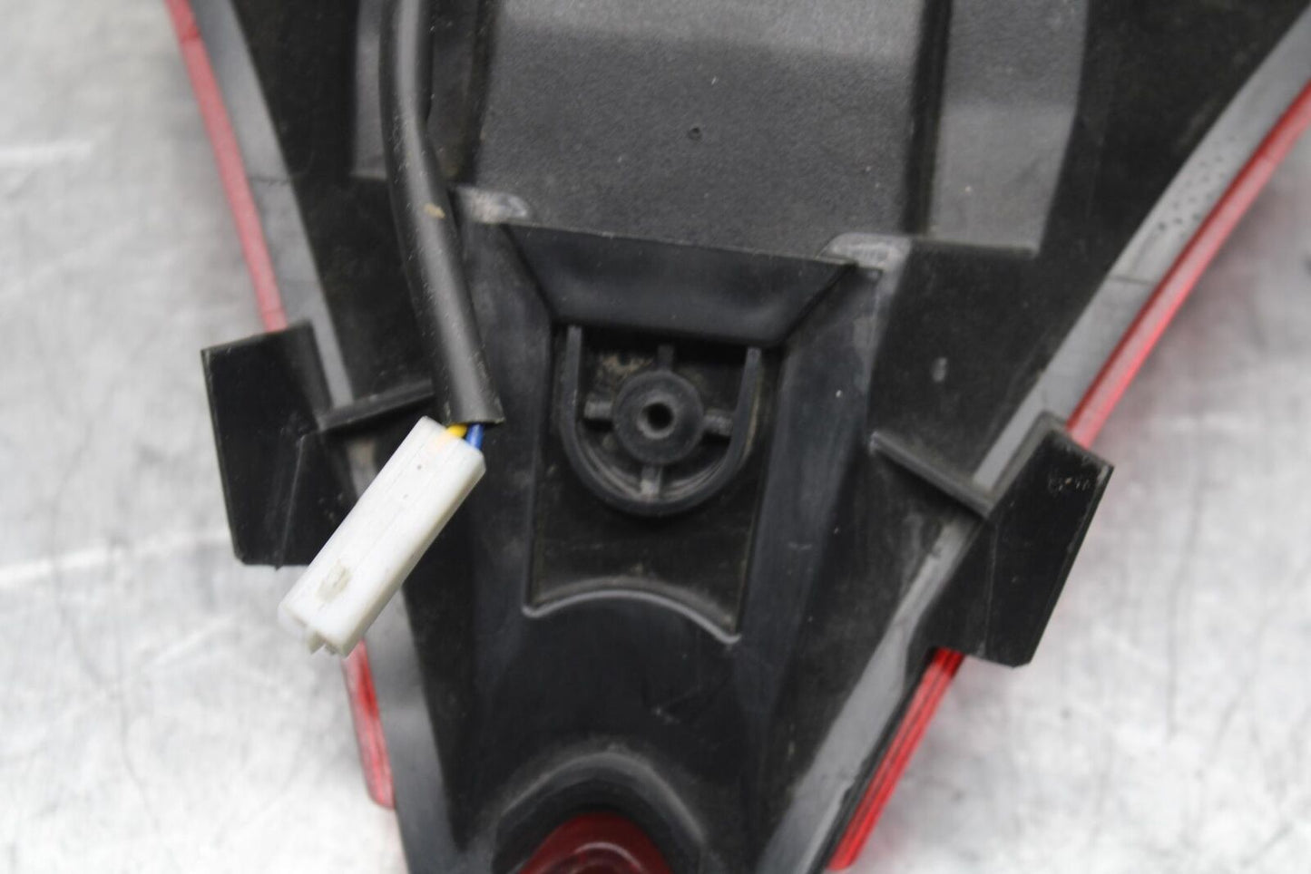15-19 APRILIA RSV4 RF REAR TAIL TAILLIGHT BACK BRAKE LIGHT BB611