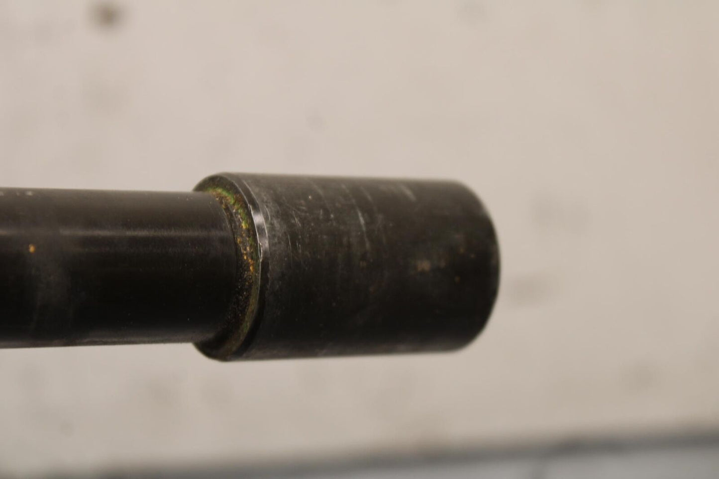 02-03 YAMAHA YZF R1 5PW FRONT WHEEL RIM AXLE PIVOT BOLT 2C0-25181-00-00 BB636