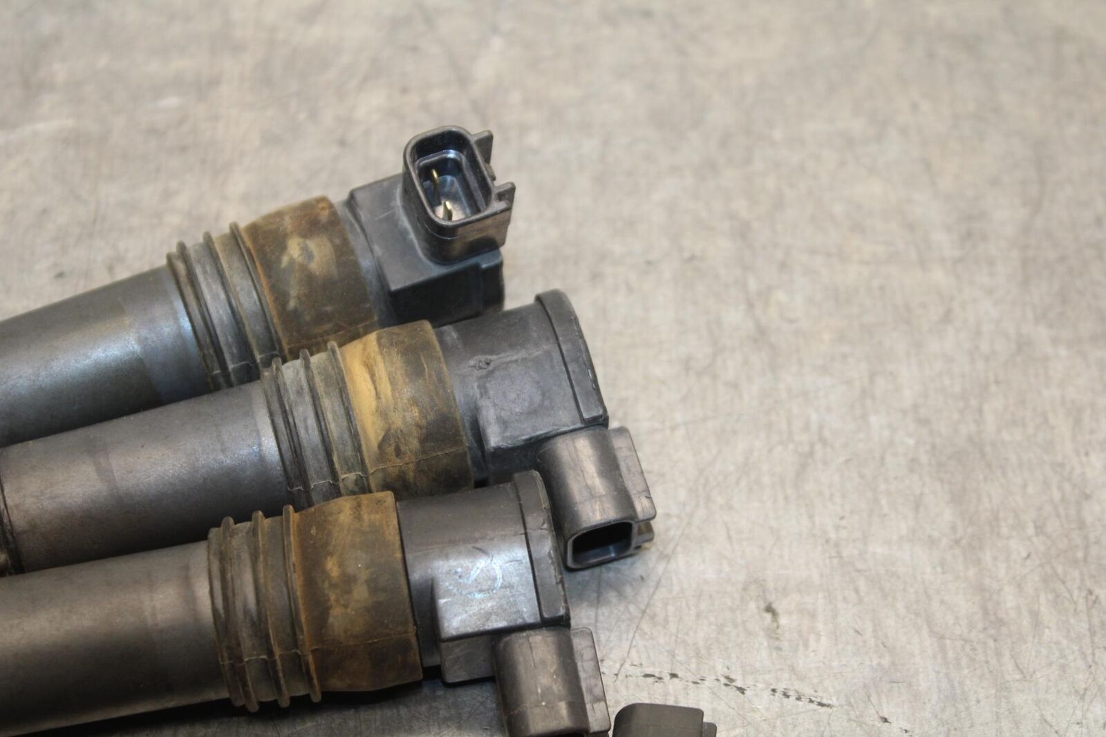 01 SUZUKI GSXR1000 IGNITION  COIL  PLUG CAPS 33410-35F00 33410-35F10 BB100 #B