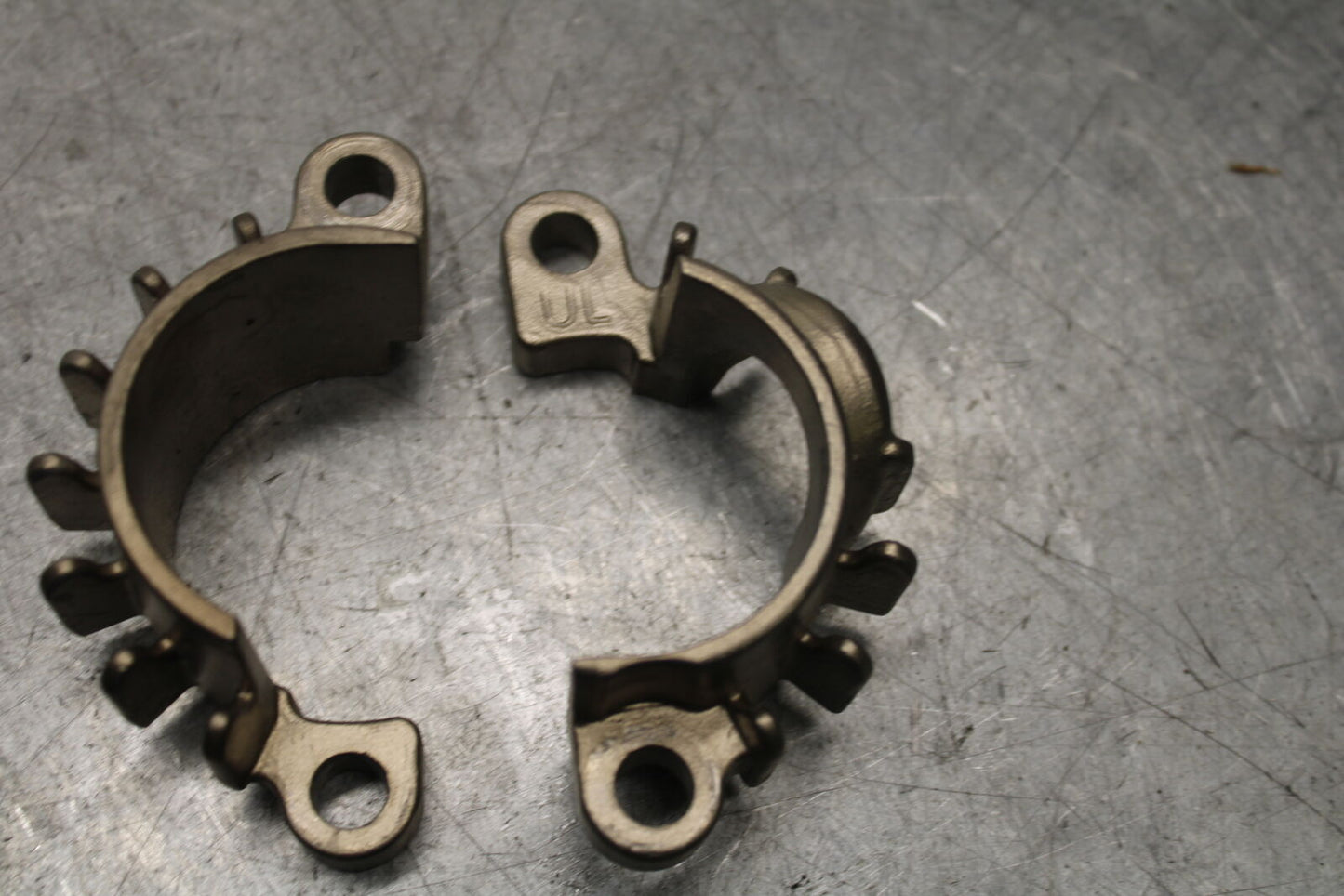 19-21 TRIUMPH SPEED TWIN 1200 EXHAUST CLAMP MUFFLER PIPE BAND BB653