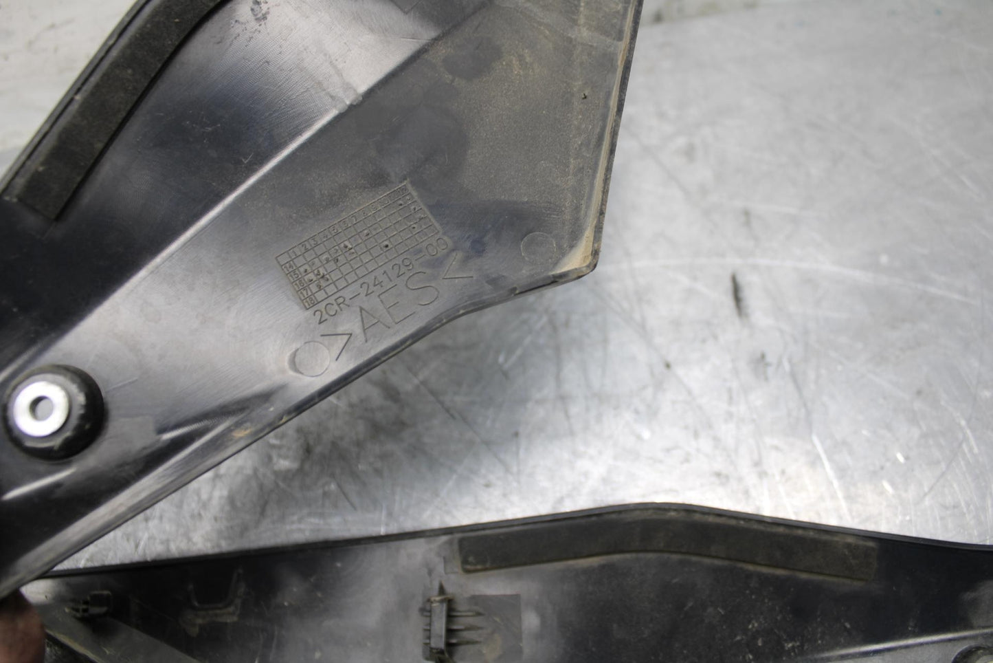 18 YAMAHA YZF R1 RIGHT LEFT GAS FUEL TANK PANELS COVERS TRIM SET COWLS BB473