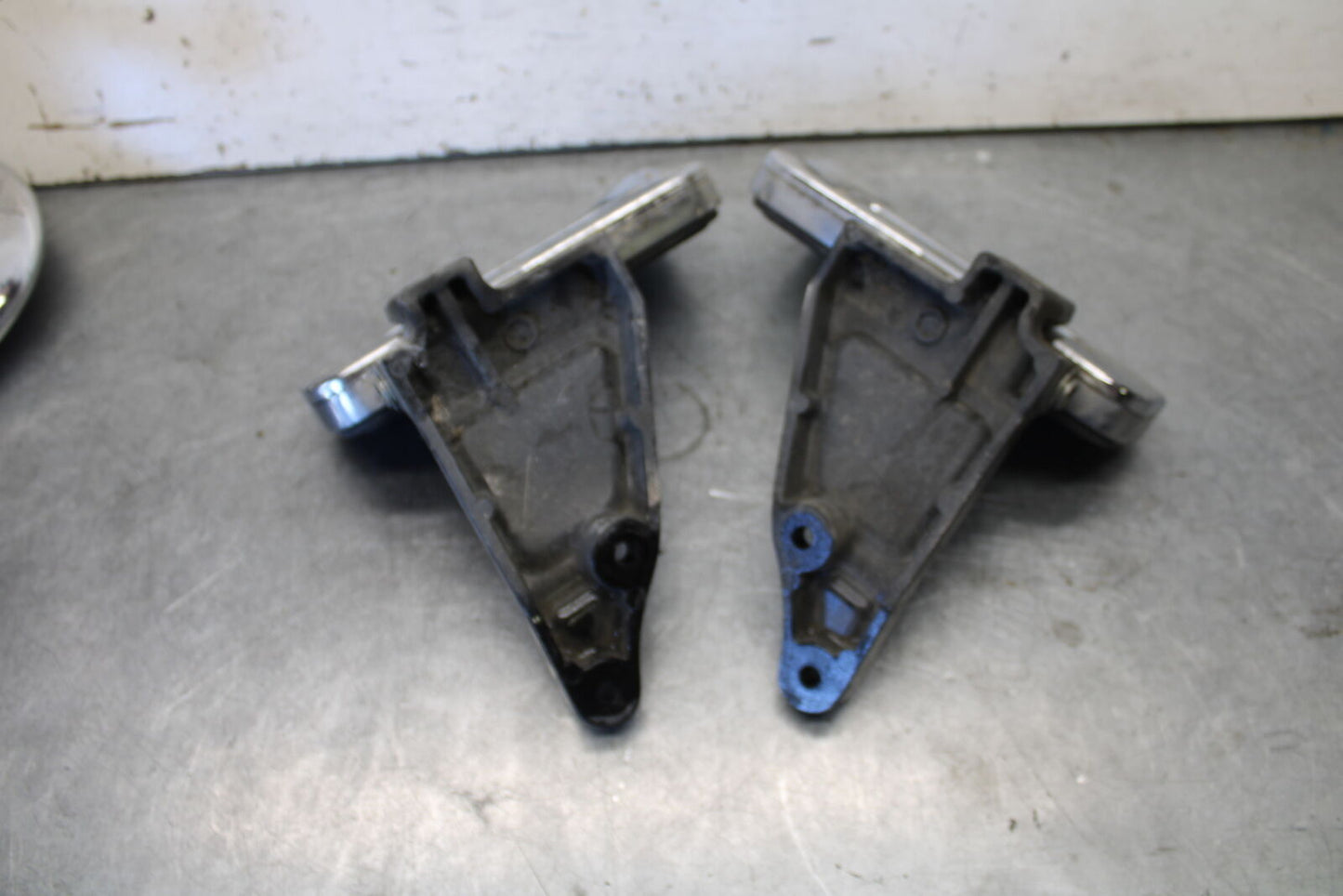 98-03 KAWASAKI VULCAN 1500L REAR PASSENGER FOOT STEP PEG BB678