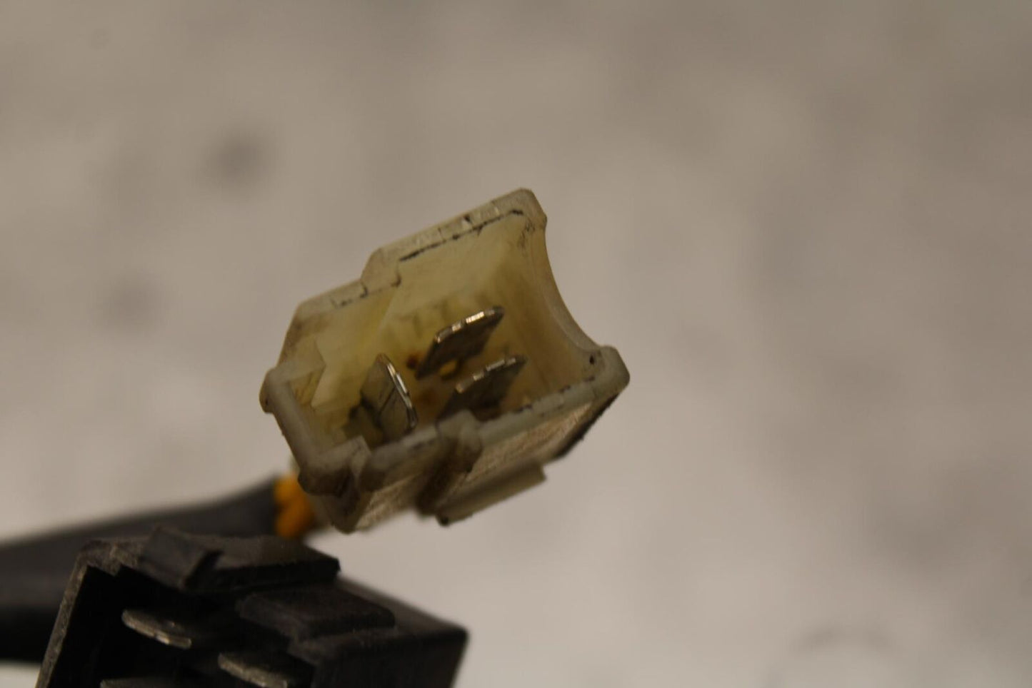 2005 Ducati Monster S2R RECTIFIER VOLTAGE REGULATOR BB557