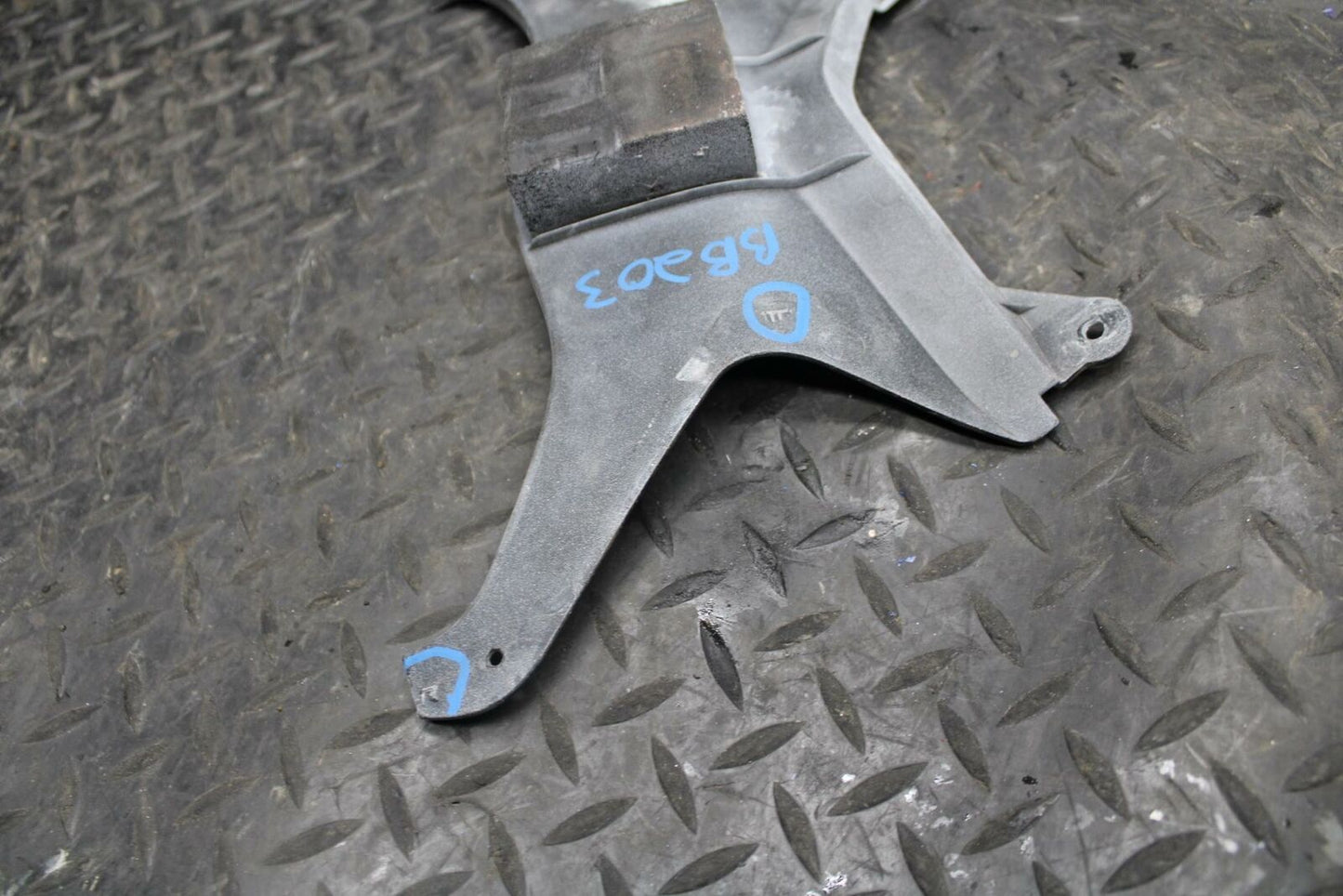 13-18 KAWASAKI NINJA ZX6R CENTER REAR BACK TAIL FAIRING COWL BB203