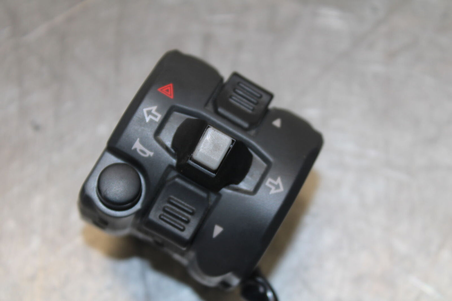 12-13 DUCATI STREETFIGHTER 848 LEFT CLIP ON HANDLE HORN SIGNALS SWITCH BB705