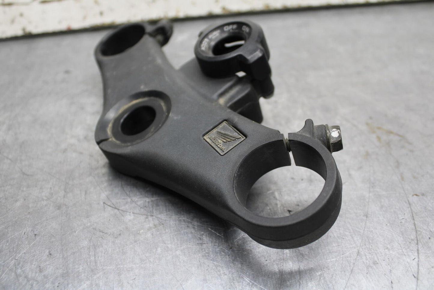 01-06 HONDA CBR600F4I FORKS UPPER TRIPLE TREE CLAMP BB115