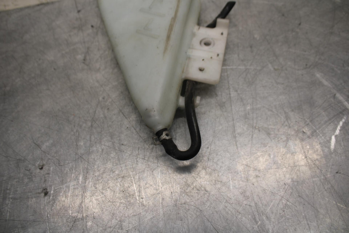 11-22 SUZUKI GSXR 600 COOLANT WATER TANK RESERVOIR BOTTLE BB485