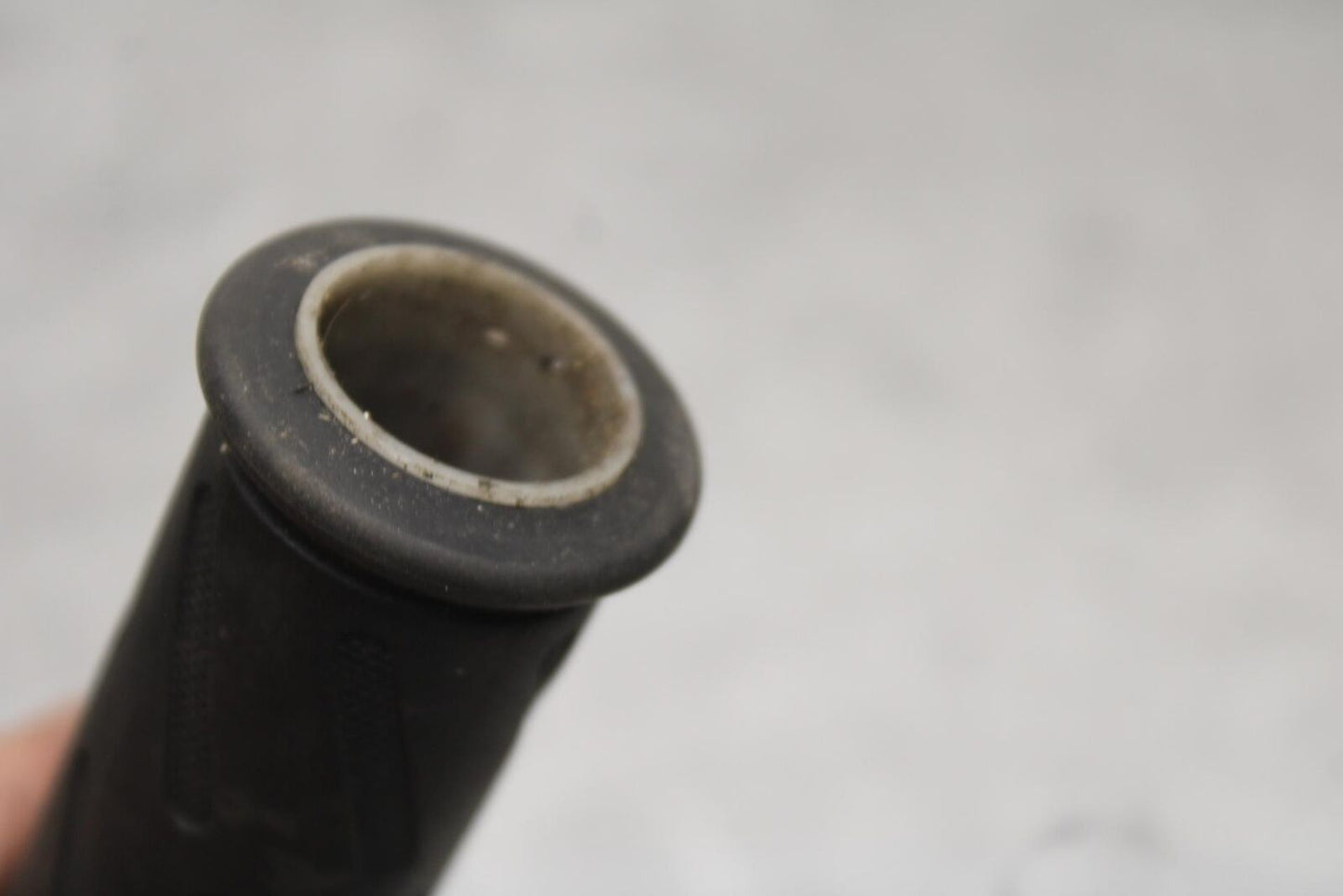 01-03 SUZUKI GSXR600 RIGHT THROTTLE GRIP BB639