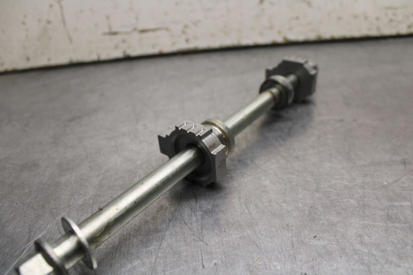 17-24 KTM 390 DUKE REAR AXLE BACK WHEEL RIM PIVOT BOLT AXEL BB734