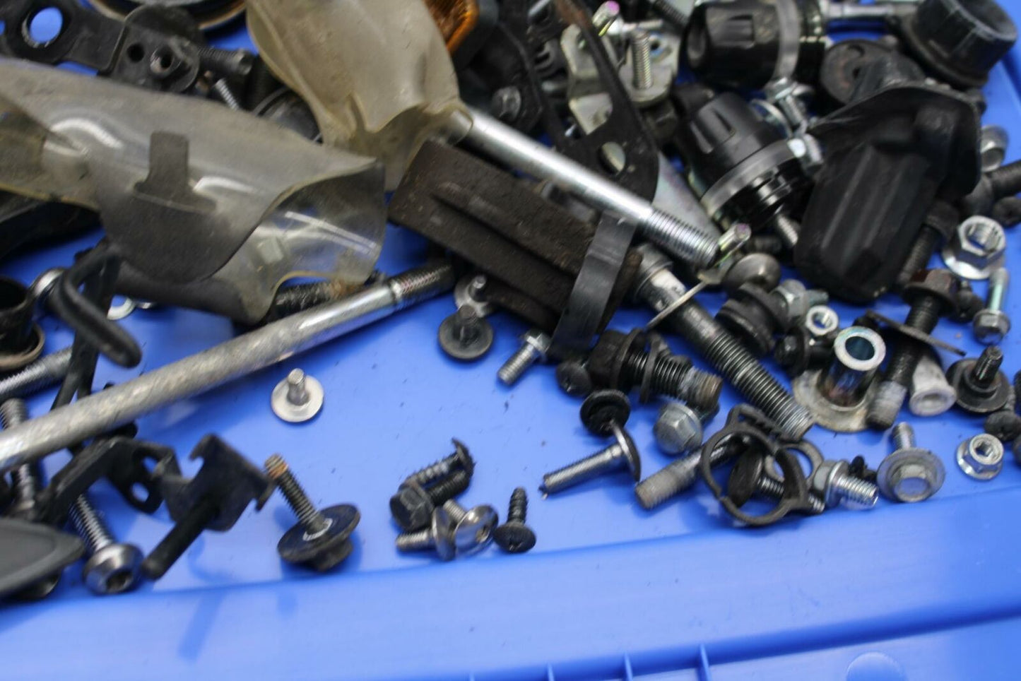 15-17 YAMAHA YZF R3 ENGINE MOUNTING BOLTS HARDWARE MOTOR SCREWS BB380