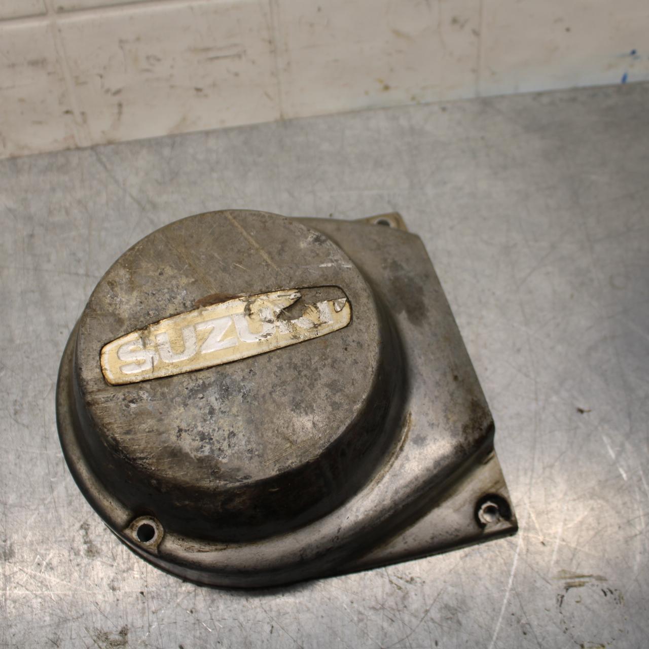 75 SUZUKI GT 550 STATOR MAGNETO ALTERNATOR GENERATOR COVER BB72