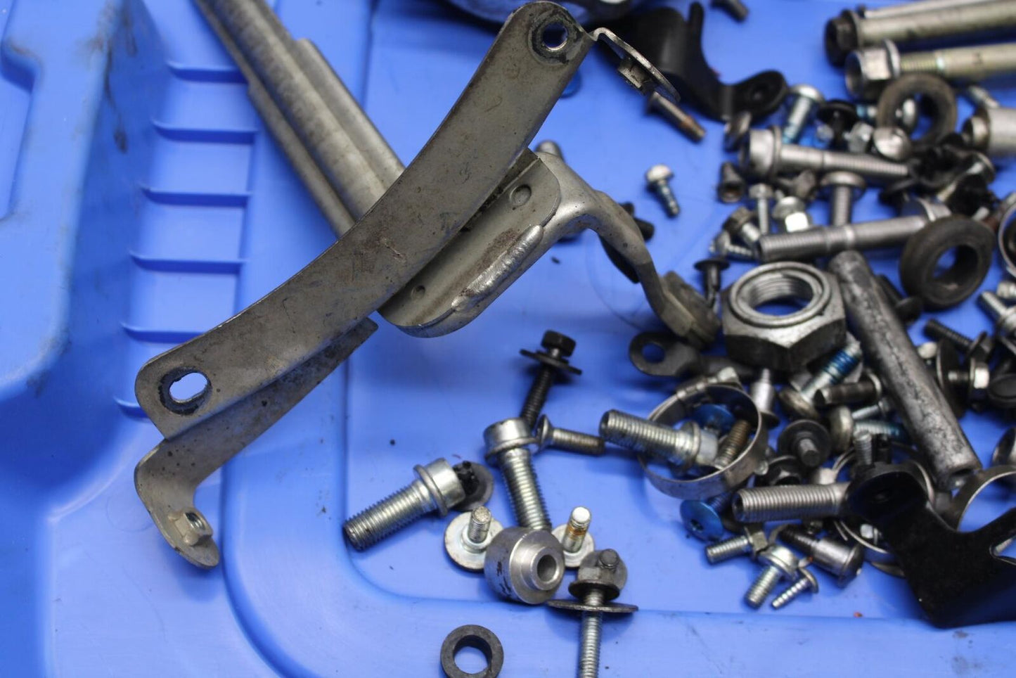 2011 Suzuki GSXR1000 MISCELLANEOUS MOUNTING BOLTS HARDWARE MOTOR SCREWS BB96