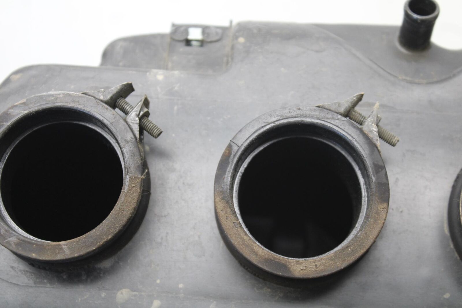 01-03 SUZUKI GSXR600 AIRBOX AIR INTAKE FILTER BOX 13700-39F00 BB633