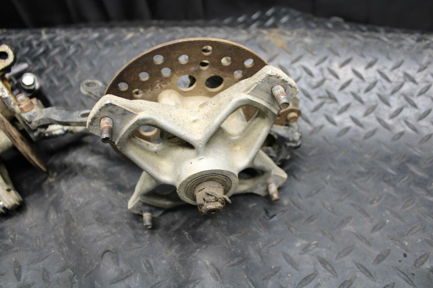 85-86 SUZUKI QUADRACER 250 FRONT WHEEL RIGHT LEFT HUBS HUB SET BB210
