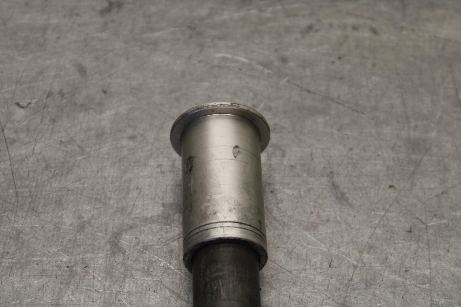 01-03 SUZUKI GSXR600 FRONT WHEEL RIM AXLE PIVOT BOLT 54711-35F00 BB639