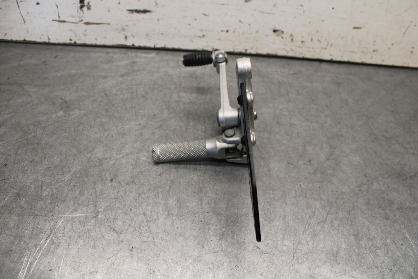 21-24 APRILIA RSV4 LEFT REARSET REAR SET FOOT PEG W SHIFTER BB668