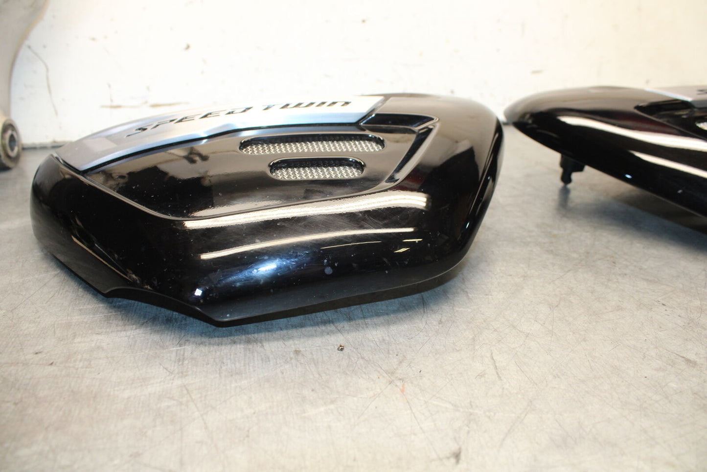19-21 TRIUMPH SPEED TWIN 1200 RIGHT LEFT FRAME MID SIDE COVERS PANELS TRIM BB653