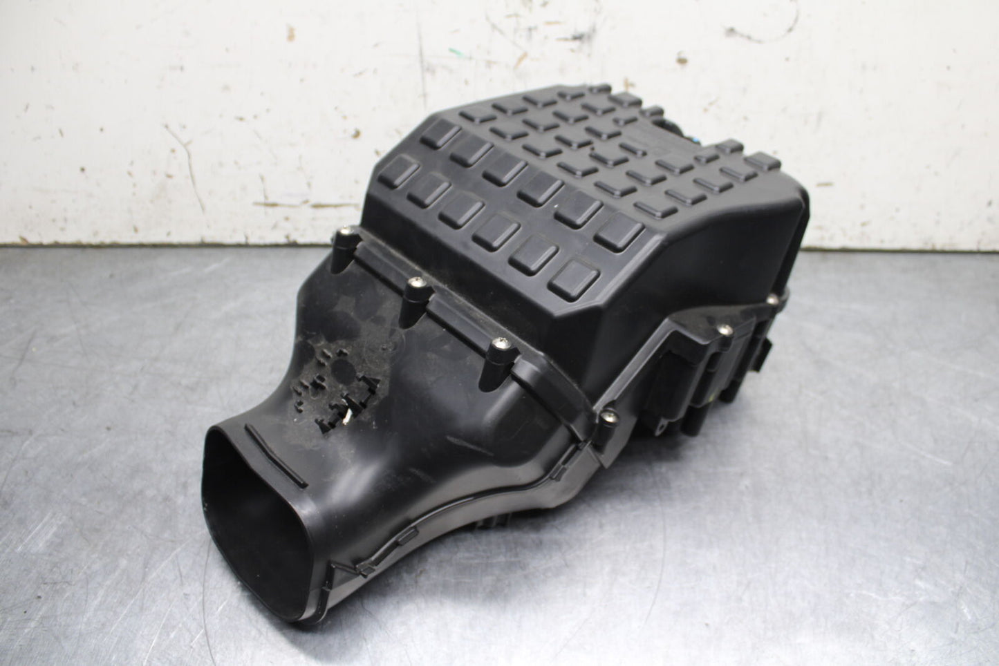 21-24 APRILIA TUONO 660 FACTORY AIRBOX AIR INTAKE FILTER BOX BB733
