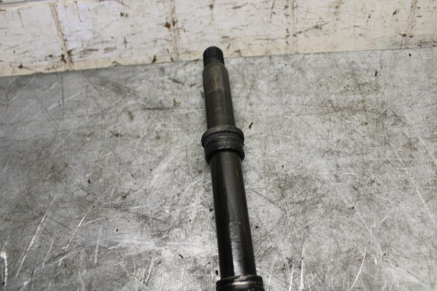 2002 Yamaha YZF R6 FRONT WHEEL RIM AXLE PIVOT BOLT 4XV-25181-00-00 BB545