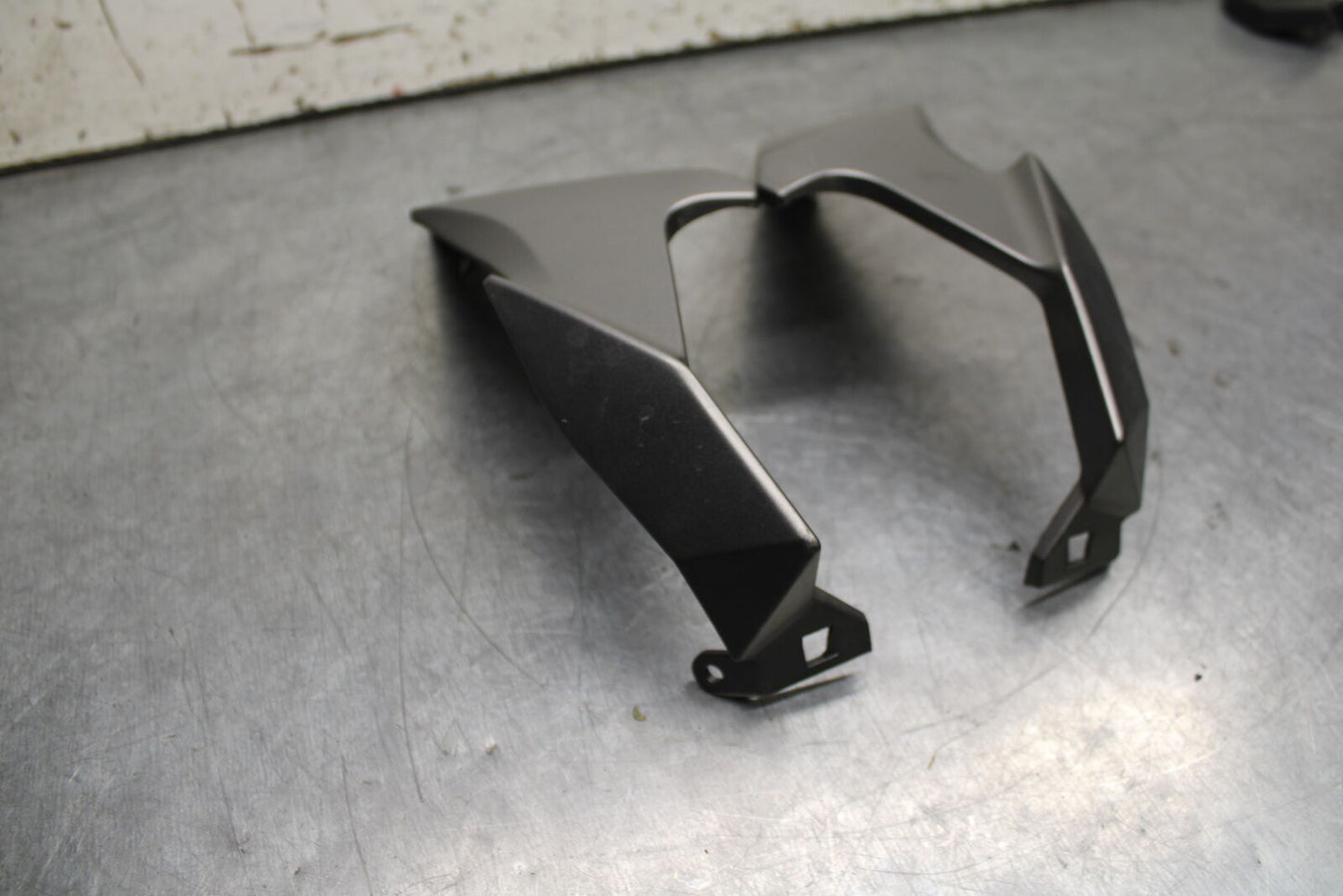 19-22 KAWASAKI Z400 FRONT HEADLIGHT HEAD LIGHT LAMP COVER TRIM SET BB738