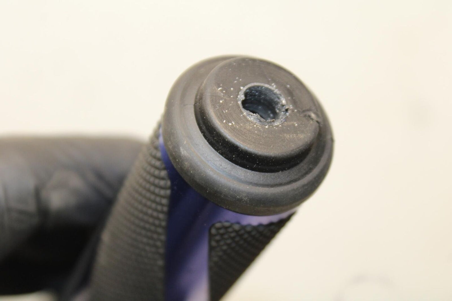 01-06 HONDA CBR600F4I RIGHT THROTTLE GRIP BB626
