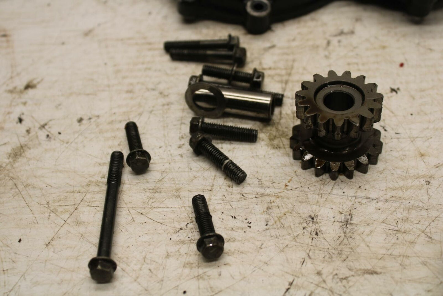 04-05 SUZUKI GSXR600 ENGINE STARTER MOTOR COVER GEARS BB245