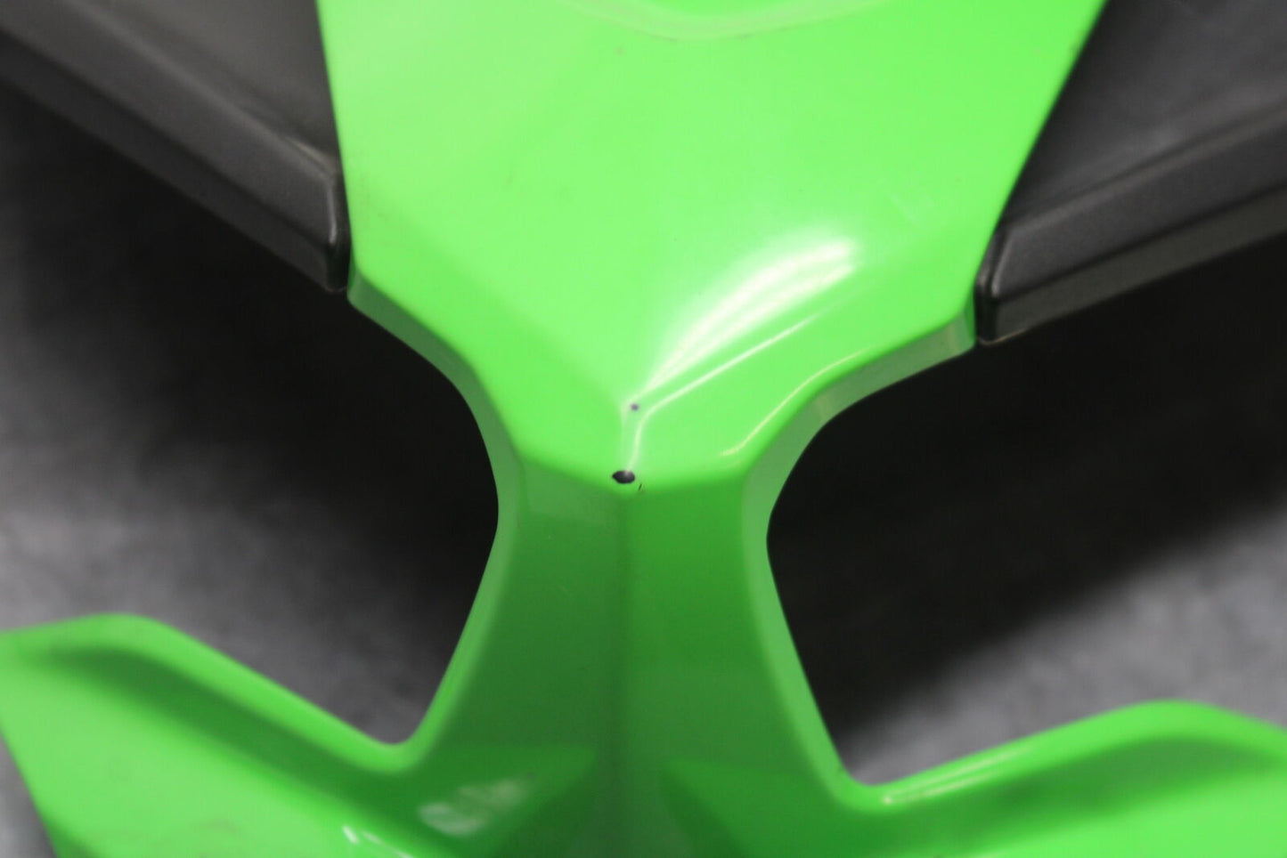 18-24 KAWASAKI NINJA 650 FRONT CENTER COWL FAIRING BB725