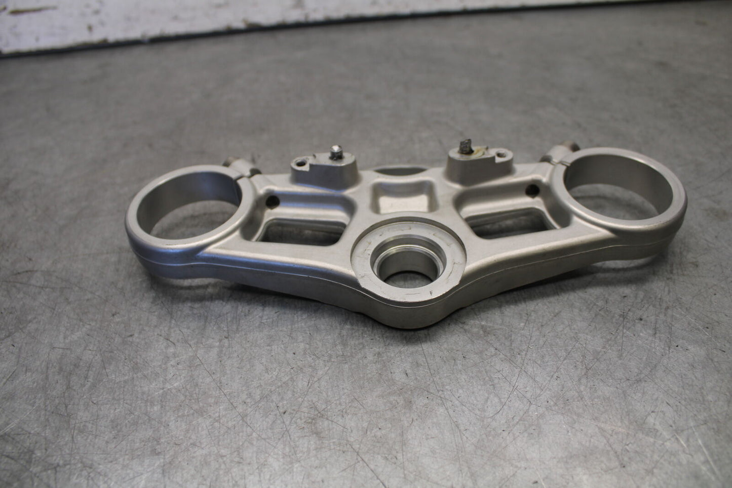 07-08 TRIUMPH DAYTONA 675 FORKS UPPER TRIPLE TREE CLAMP BB685