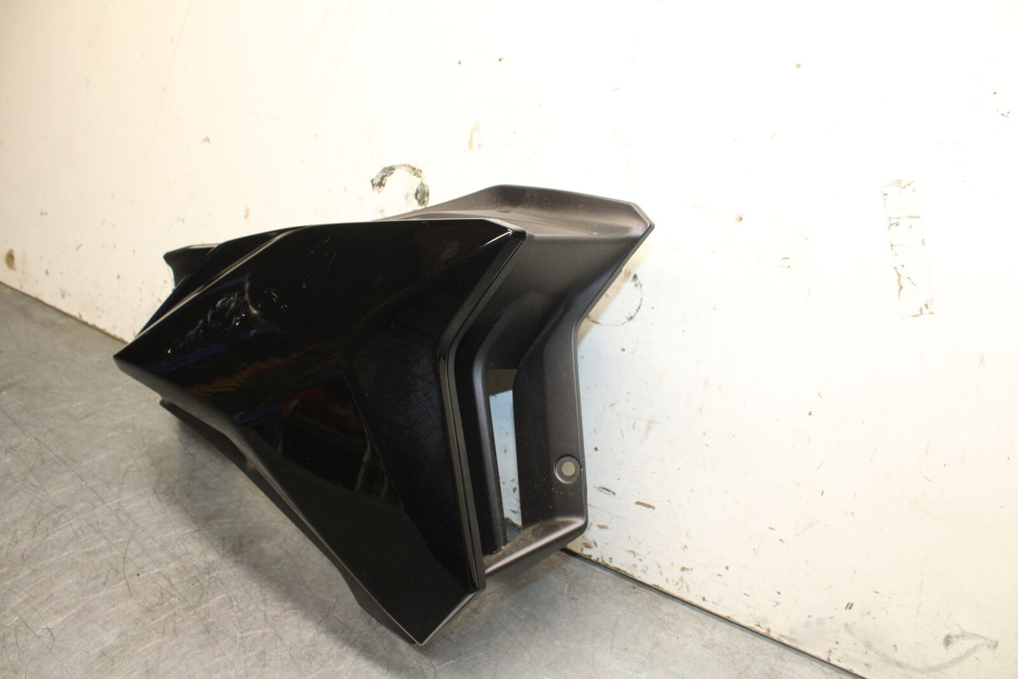 21-24 APRILIA TUONO 660 FACTORY LEFT FRONT UPPER MID SIDE FAIRING PLASTIC BB733