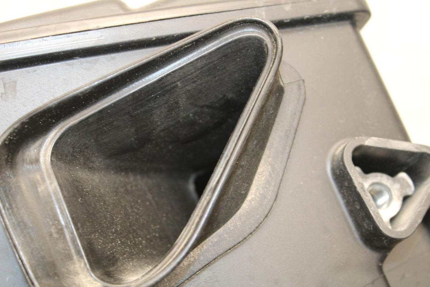 19-20 KTM 790 DUKE 790 AIRBOX AIR INTAKE FILTER BOX BB570