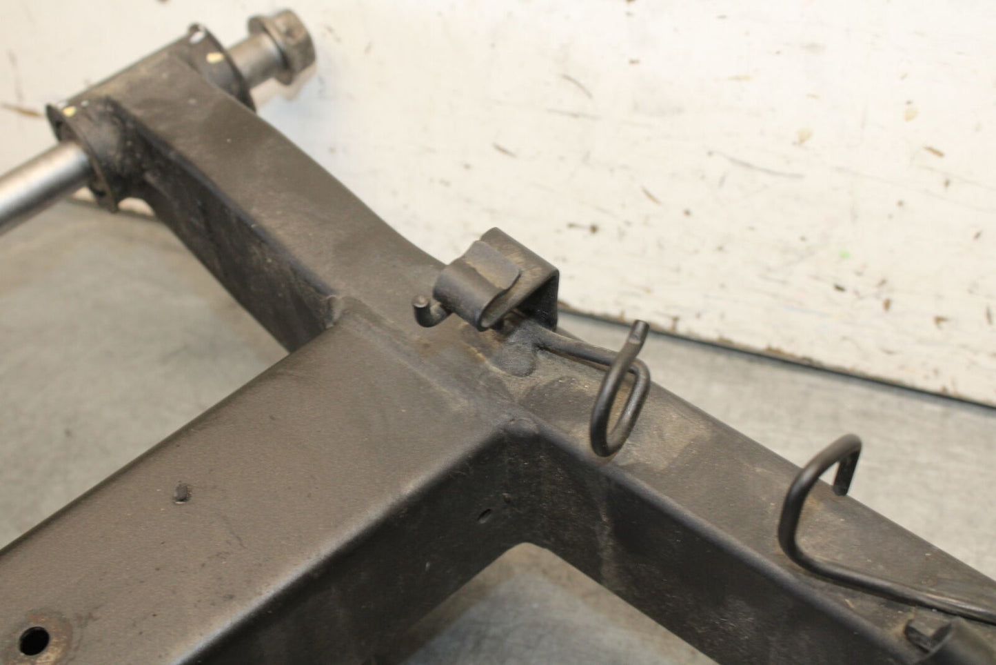 18-23 KAWASAKI NINJA 400 REAR SWINGARM BACK SUSPENSION SWING ARM BB679