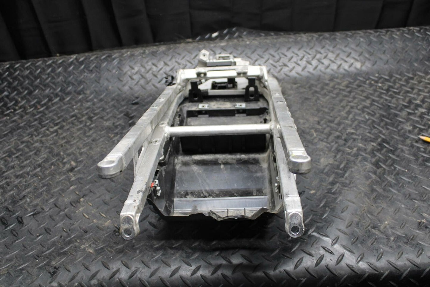 10-11 APRILIA RSV4 R REAR BACK TAIL SUBFRAME SUB FRAME BB202