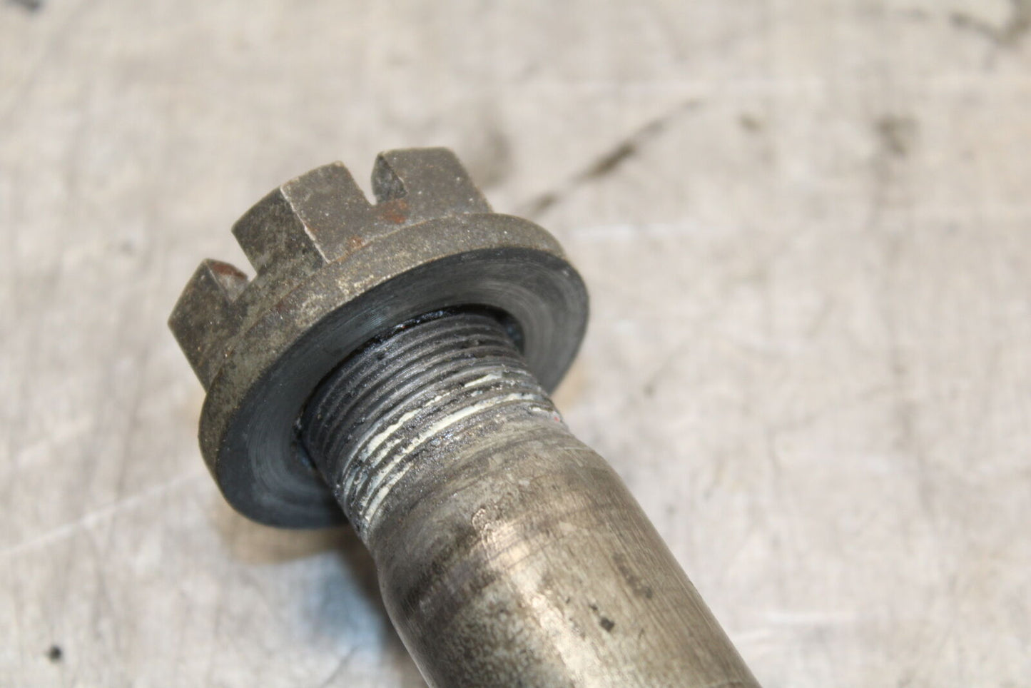 01-03 SUZUKI GSXR600 REAR AXLE BACK WHEEL RIM PIVOT BOLT AXEL BB336